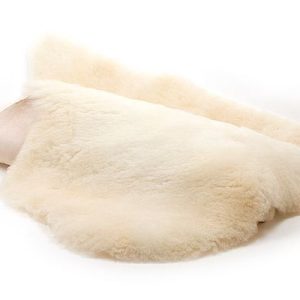 Peau synthétique blanche ou beige